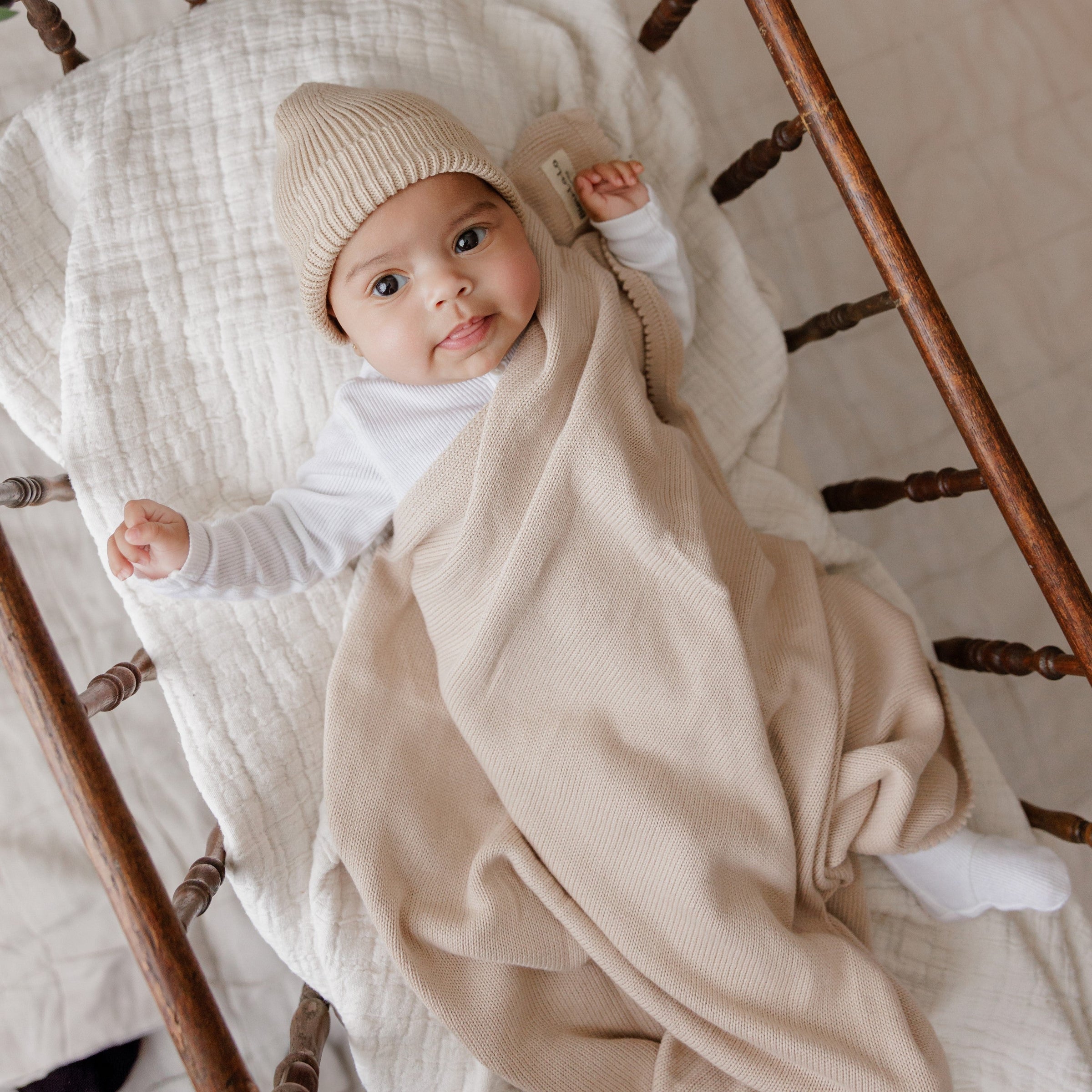 Luxe Collection 100% Organic Cotton Luxury Knit Baby Blanket + Hat Set w/ Gift Box