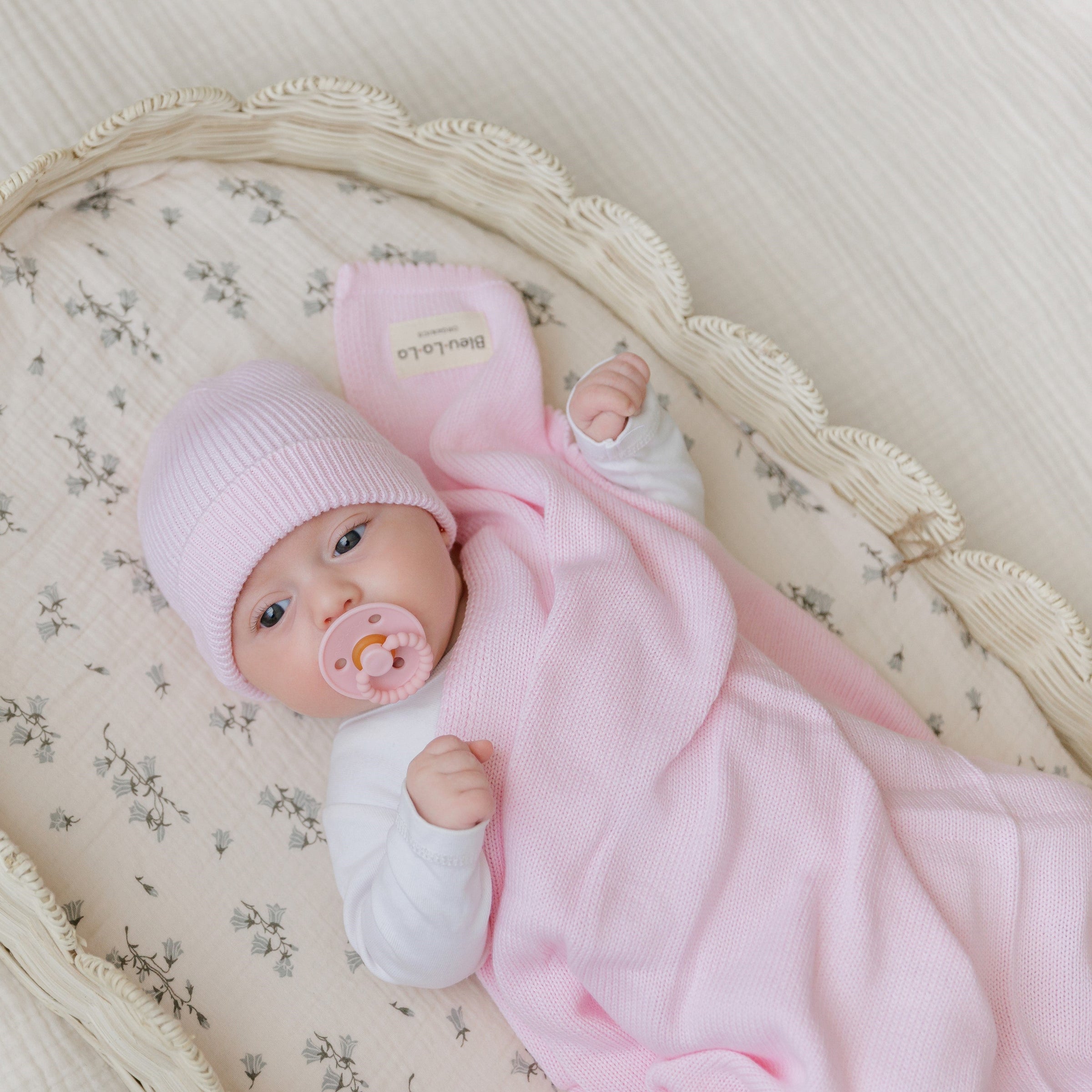 Luxe Collection 100% Organic Cotton Luxury Knit Baby Blanket + Hat Set w/ Gift Box