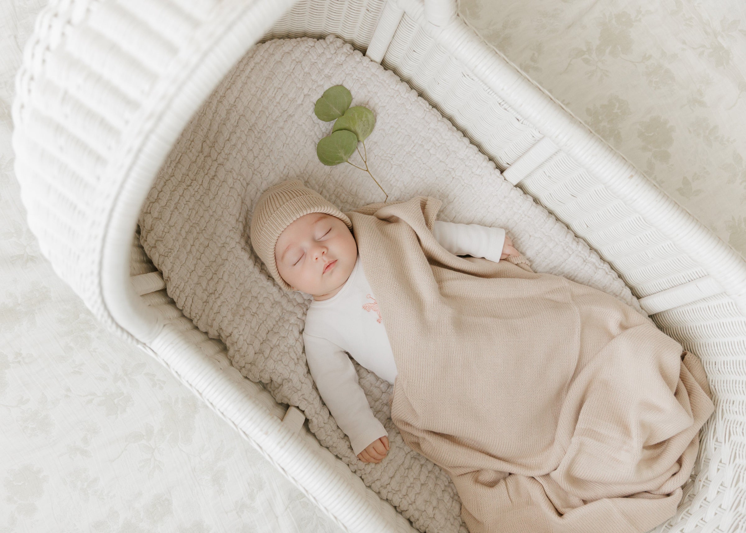 Luxe Collection 100% Organic Cotton Luxury Knit Baby Blanket + Hat Set w/ Gift Box