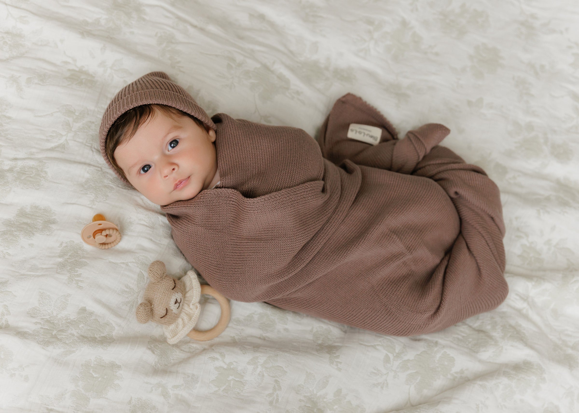 Luxe Collection 100% Organic Cotton Luxury Knit Baby Blanket + Hat Set w/ Gift Box