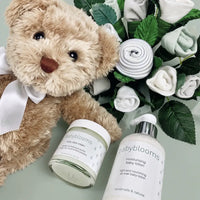 Snuggle Bear Luxury Newborn Gift Box — Gender Neutral