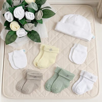 Snuggle Bear Luxury Newborn Gift Box — Gender Neutral