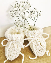 Organic Baby Gift Basket - Coco the Giraffe - Gender Neutral