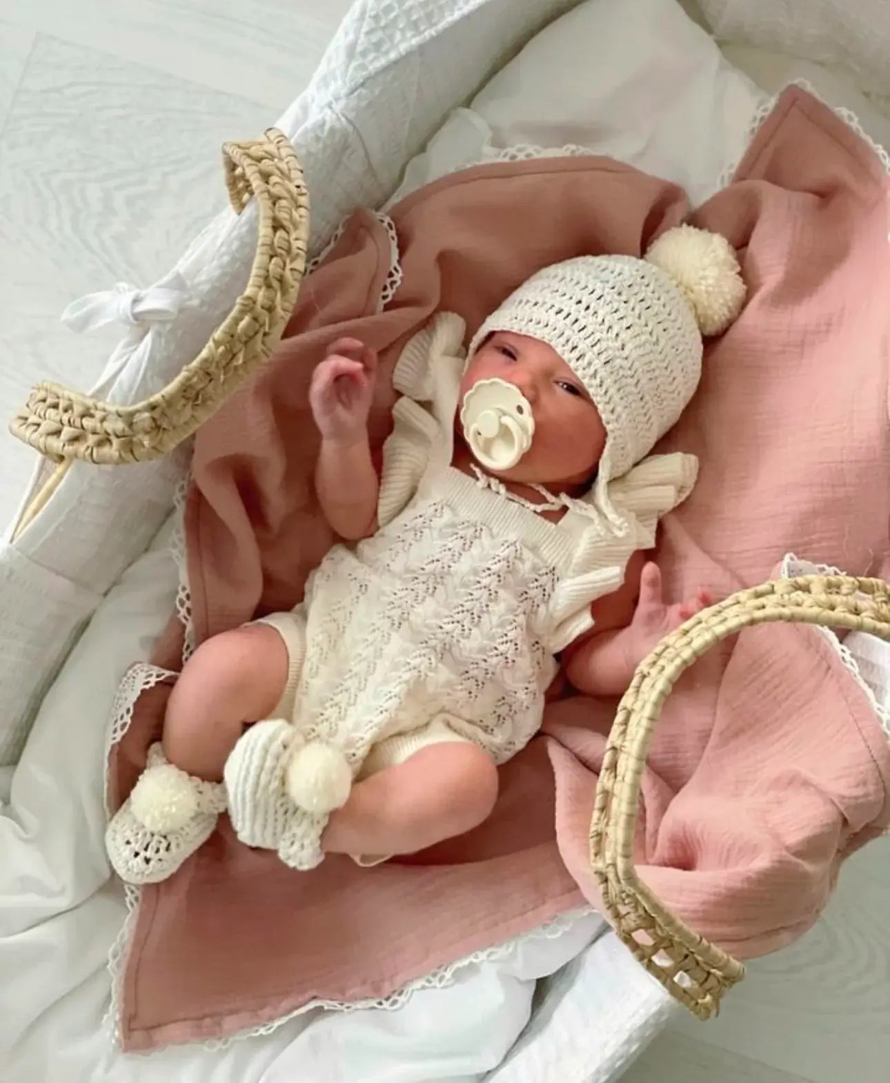 Little Acorn Organic Cotton Booties & Bonnet Gift Set
